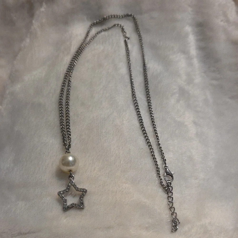 Silver Star Pendant Necklace with Pearl